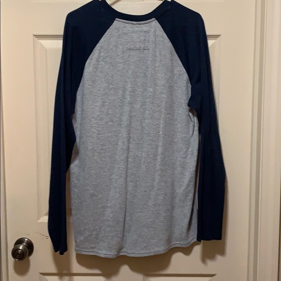 Quiksilver XL thermal shirt - like new - Picture 4 of 4